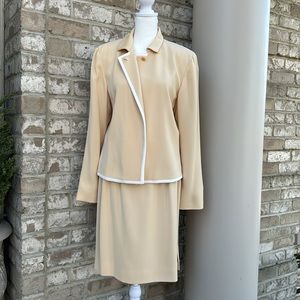 Worth Buttery Cream Suit - Size 12